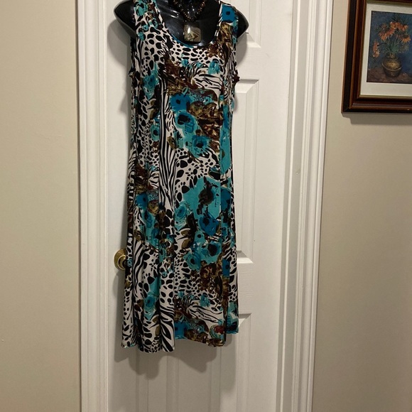 NWOT - Casa Donna Sleeveless Summer Dress Pullover Round Neck Style Animal Print - Picture 7 of 15